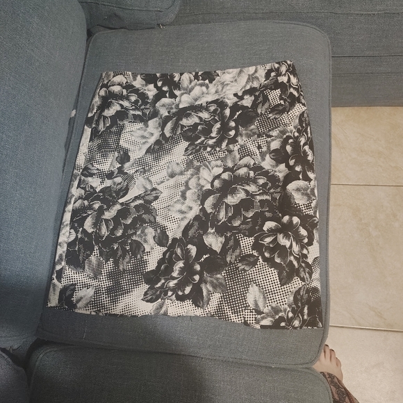 Floral skirt, unique pattern nostalgic Wedding refined, cottage core whimsical - Picture 9 of 11